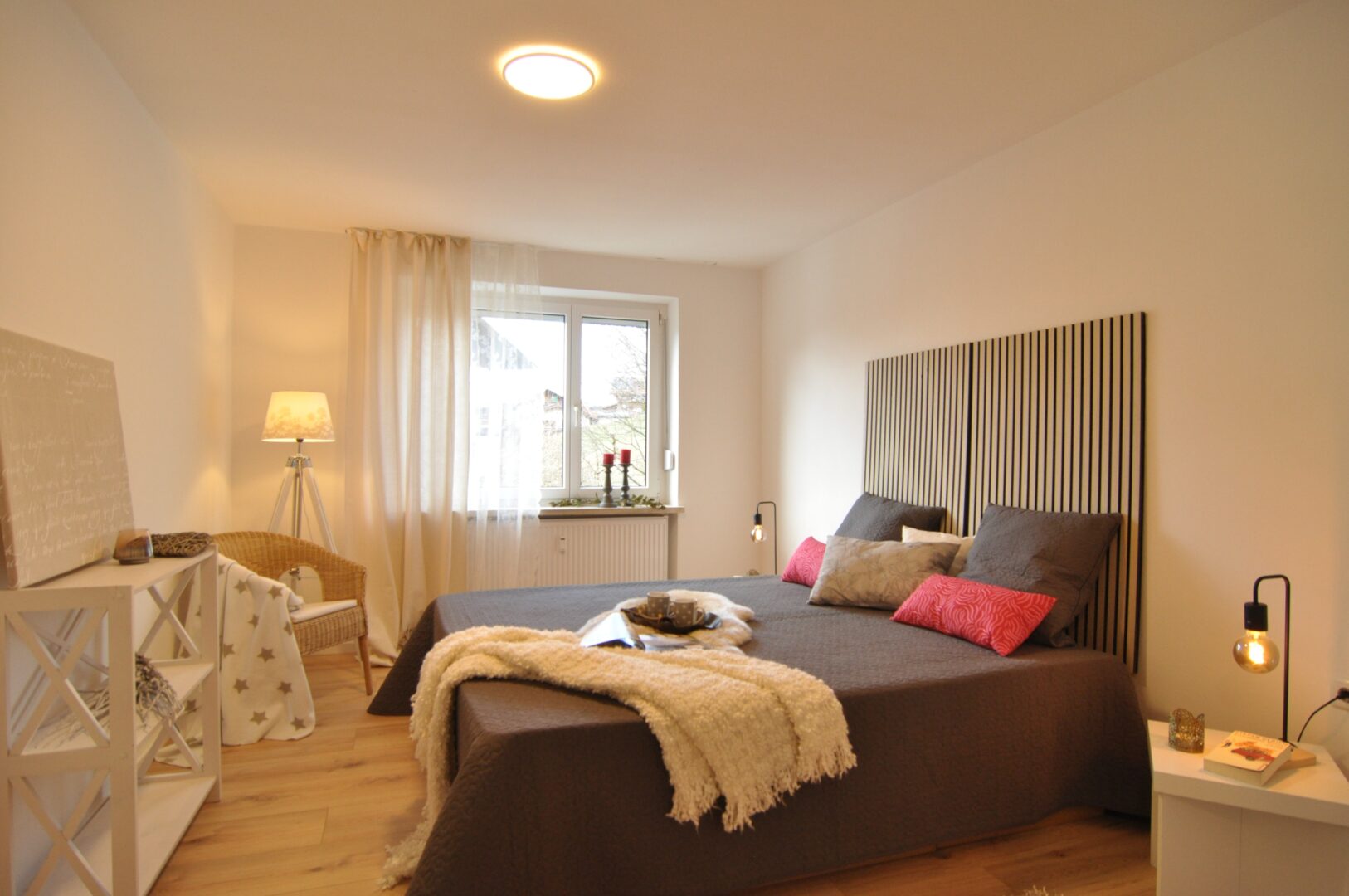 Herr Fickert und Frau Gehrig haben den Verkauf unserer 2-Zimmer-Wohnung in Pfronten vom Erstgespräche bis nach dem Notartermin professionell durchgeführt.  Wir würden das Team von HomeConcept daher jederzeit weiterempfehlen.