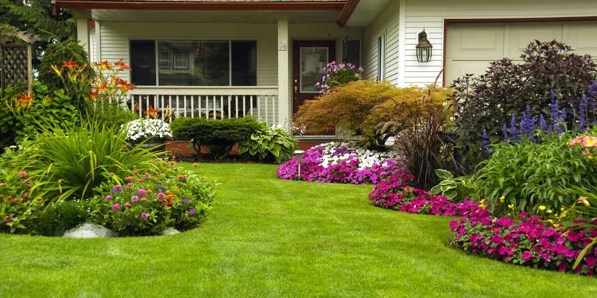 Mit Außenbereich Immowert erhöhen ein schöner Garten und elegant gestalteter Außenbereich