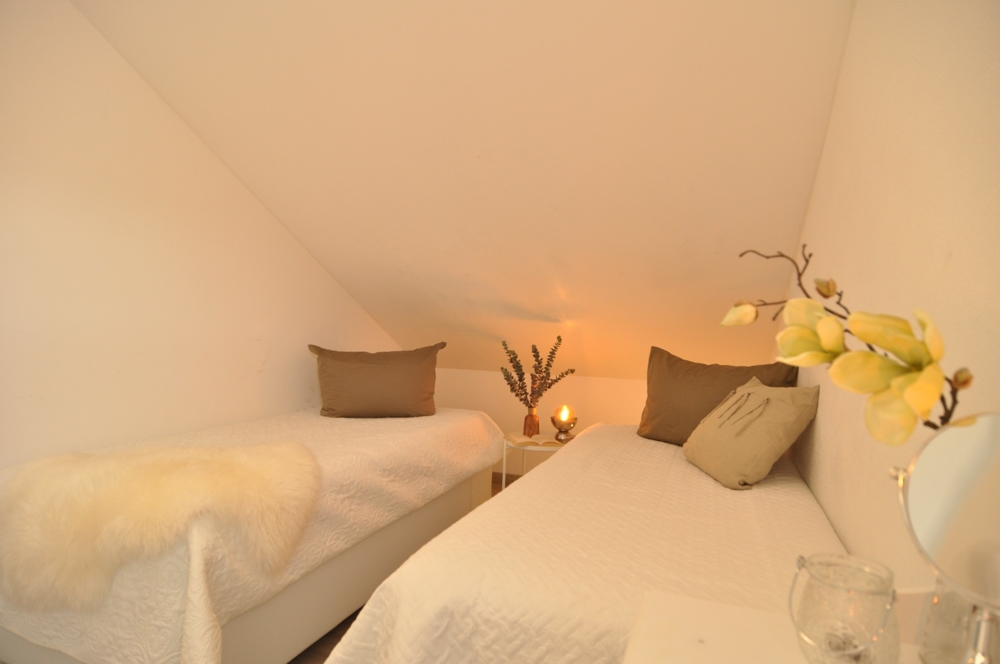 Schlafzimmer DG